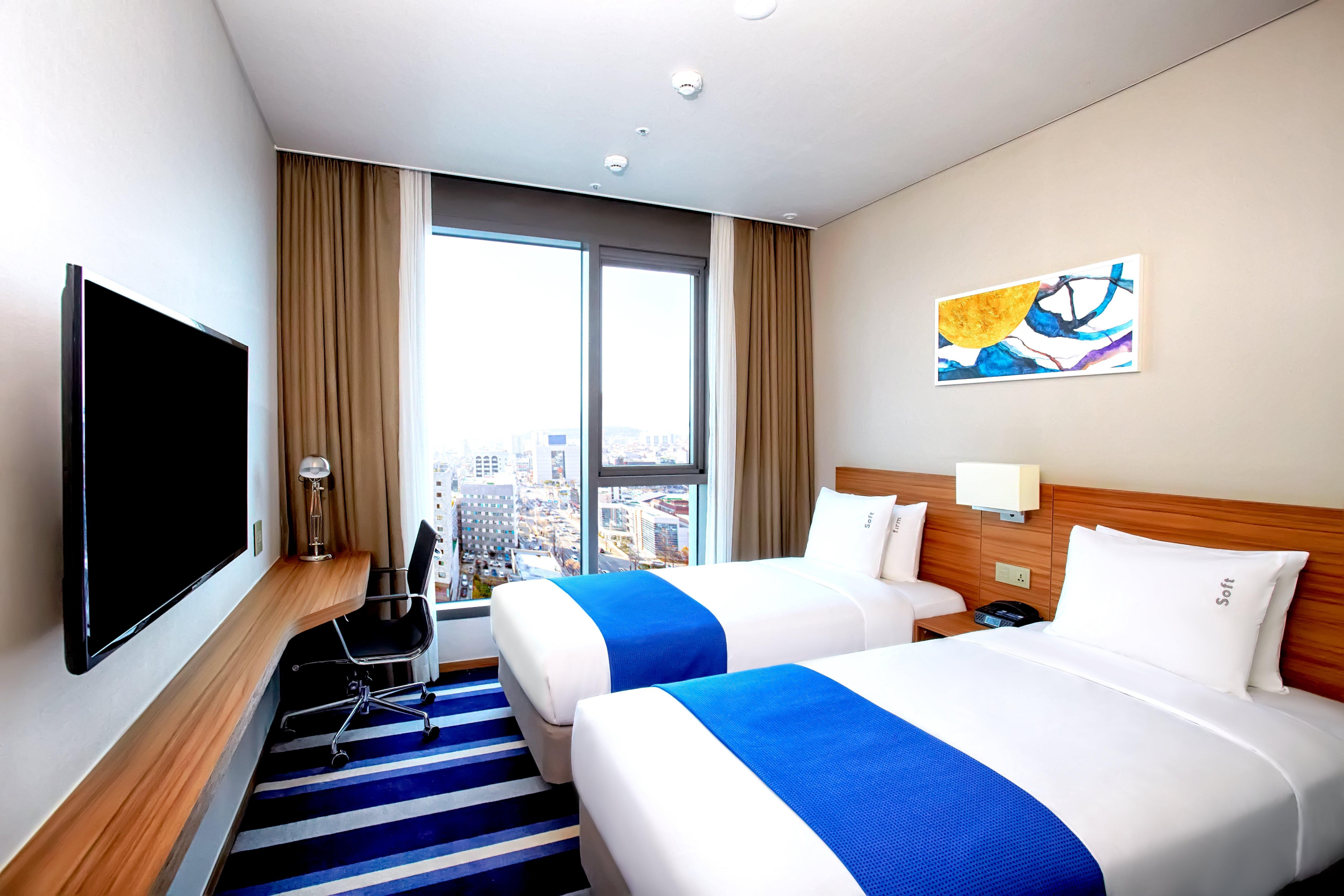 Holiday Inn Express Suwon Ingye, An Ihg Hotel Екстериор снимка